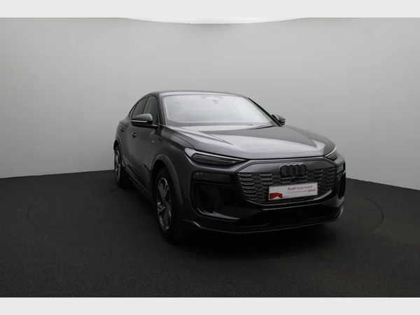AUDI Q6 Sportback e-tron (2025) — foto 14 van 22