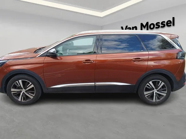 Peugeot 5008 (2021) — foto 6 van 13