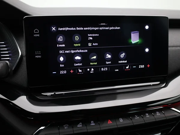 SKODA Octavia Combi PHEV (2024) — foto 10 van 22