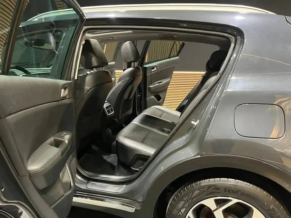 Kia Sportage (2021) — foto 9 van 22
