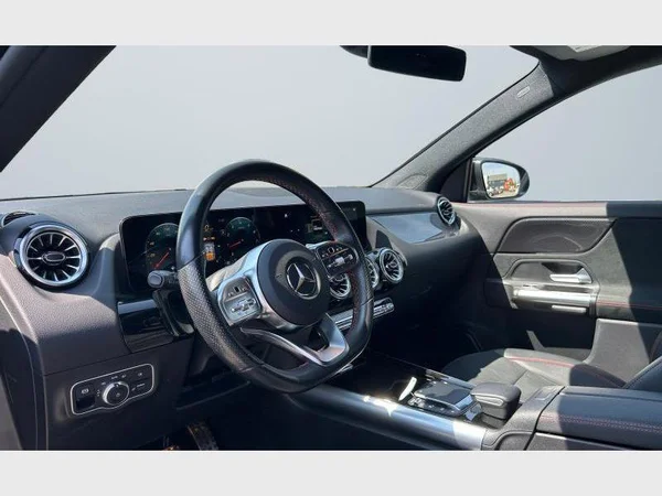 Mercedes-Benz GLA 180 (2022) — foto 28 van 29