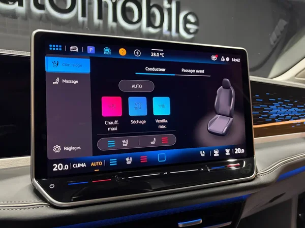 Volkswagen Passat (2024) — foto 10 van 31
