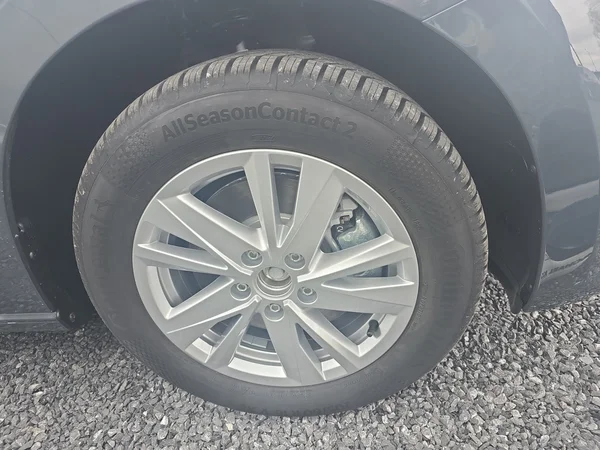 VOLKSWAGEN Touran (2026) — foto 17 van 24
