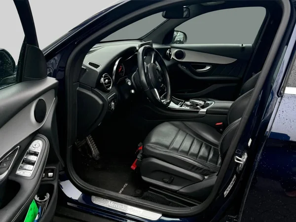 Mercedes-Benz GLC (2016) — foto 14 van 15
