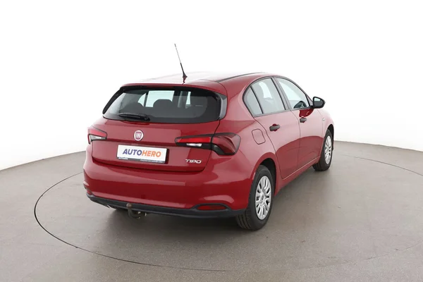 Fiat Tipo (2017) — foto 12 van 16