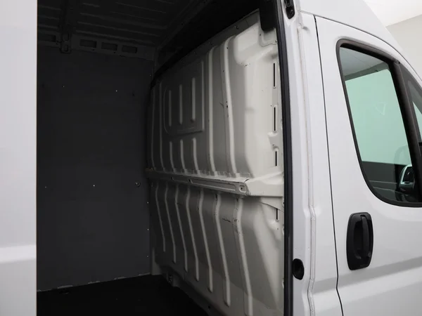 Opel Movano (2023) — foto 6 van 38