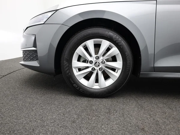 SKODA Octavia Combi (2024) — foto 4 van 20