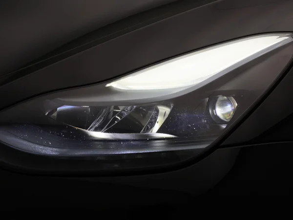 Tesla Model Y (2023) — foto 6 van 39