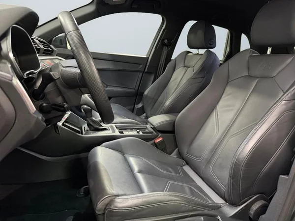 AUDI Q3 (2023) — foto 2 van 29