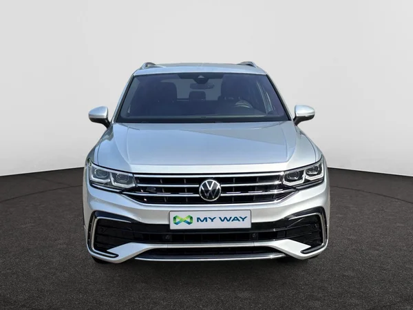 VOLKSWAGEN Tiguan (2021) — foto 23 van 24