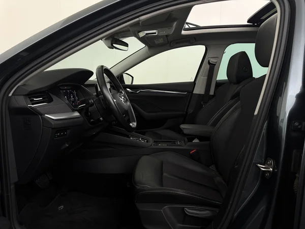 SKODA Octavia (2022) — foto 2 van 32