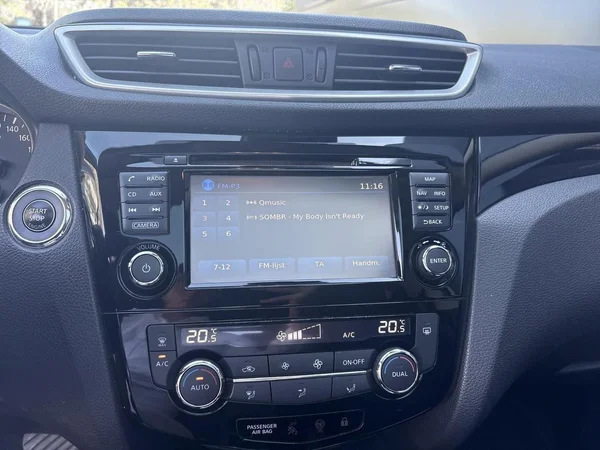 Nissan QASHQAI (2016) — foto 3 van 17