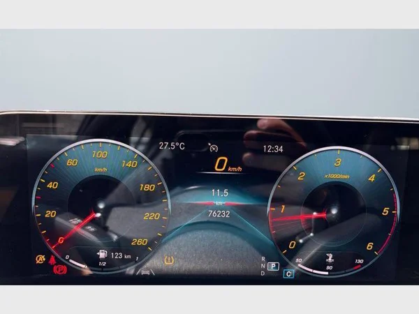 Mercedes-Benz A 180 (2022) — foto 3 van 27
