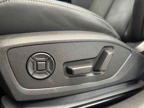 AUDI Q4 e-tron (2024) — foto 9 van 18
