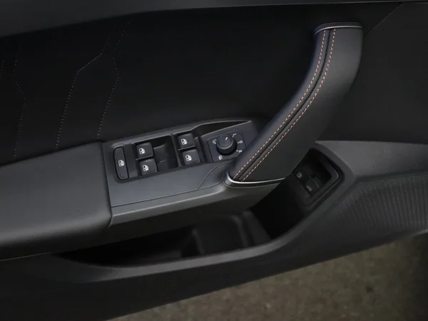 CUPRA Leon ST (2025) — foto 3 van 25