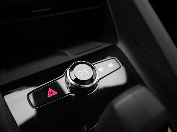 Polestar 2 (2022) — foto 19 van 40