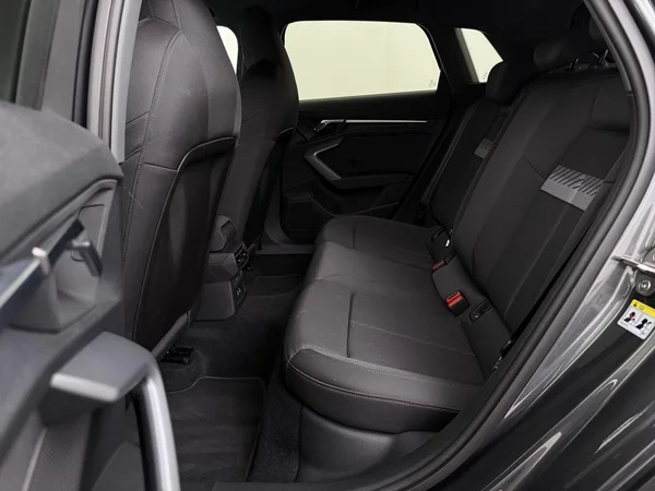 AUDI A3 Sportback (2025) — foto 2 van 18