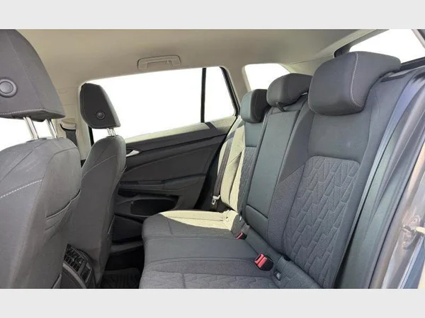 Volkswagen Golf VII SW (2024) — foto 8 van 27