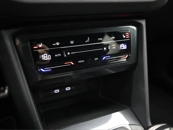 VOLKSWAGEN Tiguan (2023) — foto 10 van 22