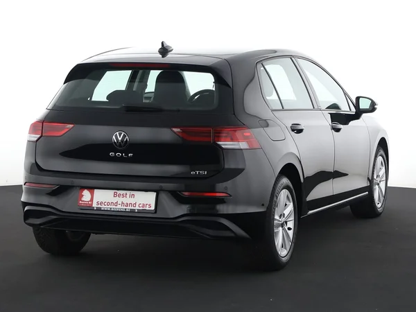 VOLKSWAGEN Golf (2024) — foto 21 van 27