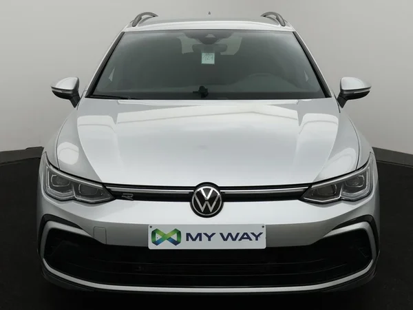 VOLKSWAGEN Golf VIII SW (2024) — foto 9 van 31