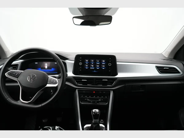 VOLKSWAGEN T-Roc (2022) — foto 2 van 26