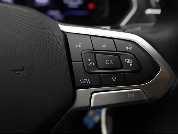 VOLKSWAGEN Tiguan (2022) — foto 15 van 22