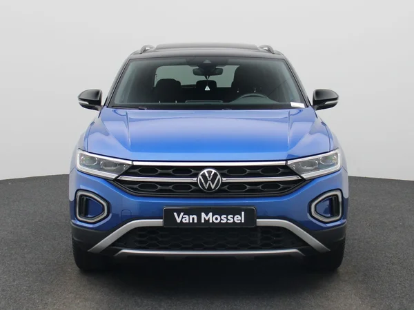 Volkswagen T-Roc (2023) — foto 23 van 48