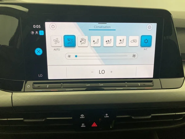 VOLKSWAGEN Golf VIII SW (2022) — foto 17 van 36