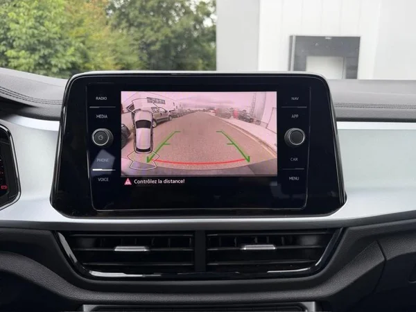 VOLKSWAGEN T-Roc (2023) — foto 14 van 25
