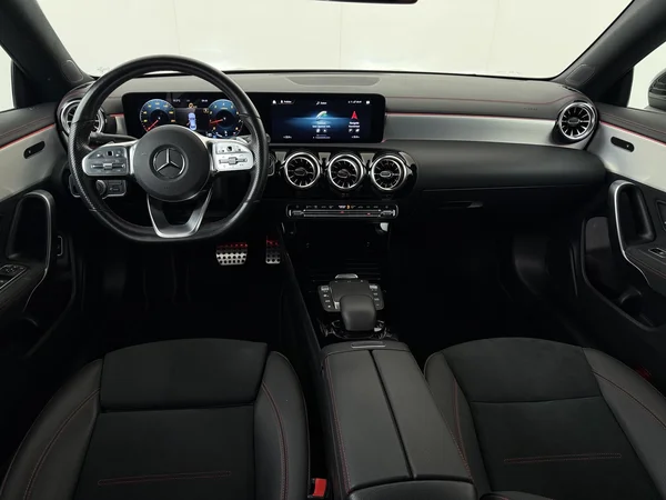 MERCEDES CLA 180 (2022) — foto 29 van 29