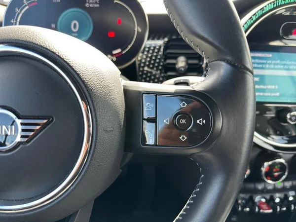 MINI Mini Cabriolet (F57 LCI II) (2021) — foto 11 van 28