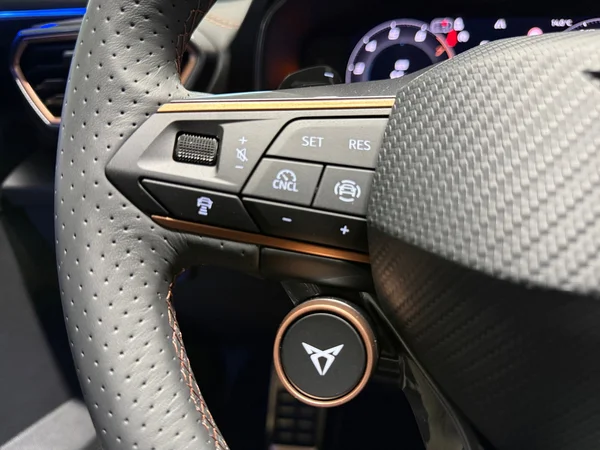 CUPRA Leon ST e-Hybrid (PHEV) (2025) — foto 6 van 19