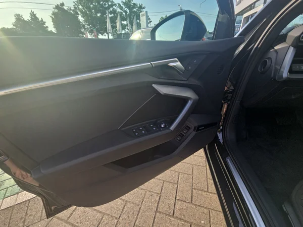 AUDI A3 Sportback PHEV (2025) — foto 22 van 24