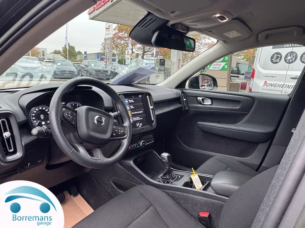 Volvo XC-40 (2022) — foto 17 van 40