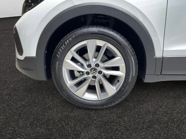 VOLKSWAGEN T-Cross (2025) — foto 8 van 12