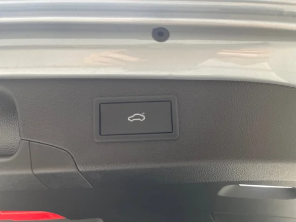 SKODA Superb Combi (2025) — foto 12 van 16
