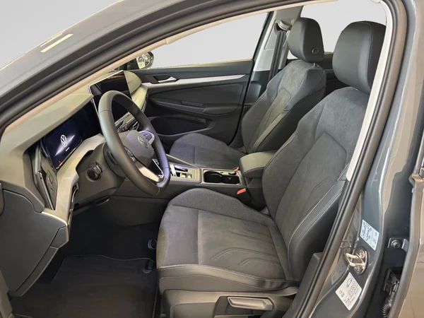 VOLKSWAGEN Golf VIII (2026) — foto 7 van 15