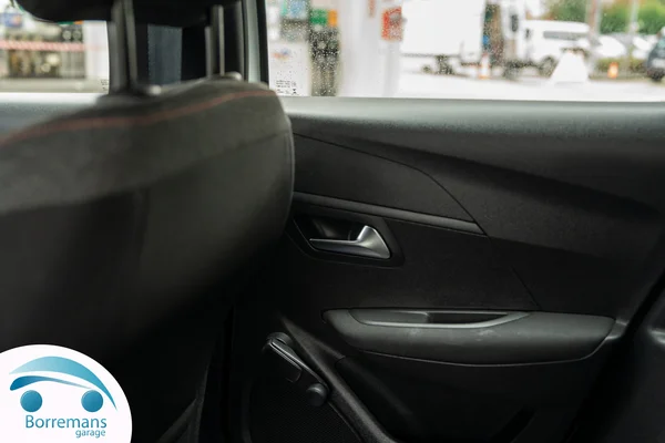 Peugeot 208 (2021) — foto 18 van 38
