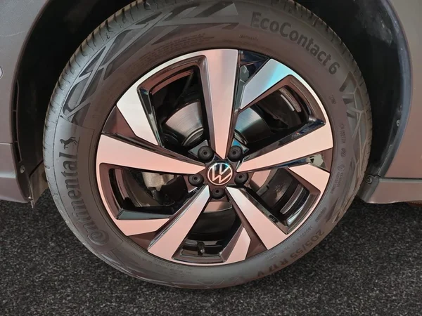 VOLKSWAGEN Taigo (2024) — foto 15 van 17