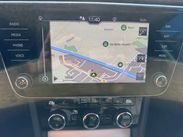 SKODA Superb Combi (2024) — foto 5 van 20