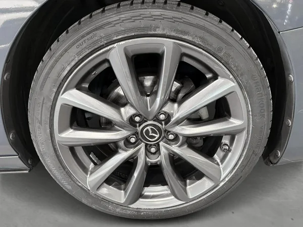 Mazda 3 (2021) — foto 16 van 19
