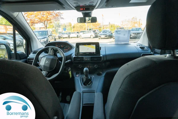 Peugeot RIFTER (2020) — foto 14 van 37