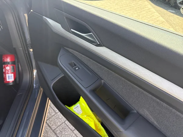VOLKSWAGEN Golf VIII (2024) — foto 4 van 24