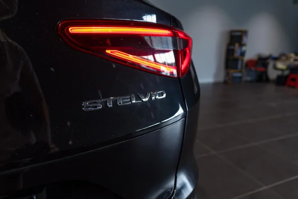 Alfa Romeo Stelvio (2019) — foto 5 van 38