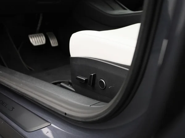 Tesla Model 3 (2022) — foto 27 van 46