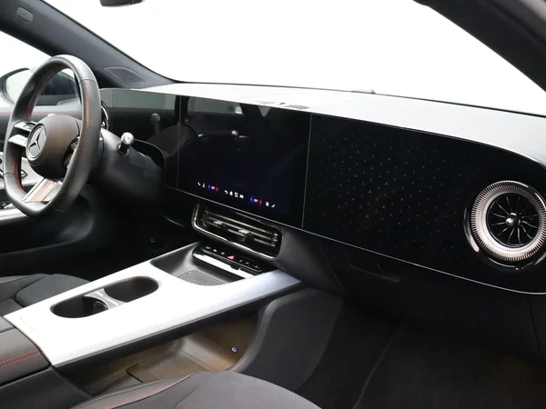 Mercedes-Benz CLA (2025) — foto 21 van 31