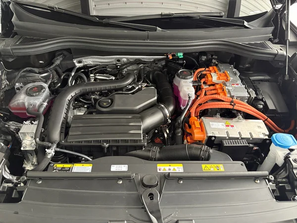 VOLKSWAGEN Tiguan eHybrid (PHEV) (2025) — foto 9 van 24