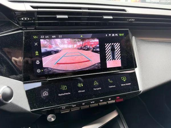 Peugeot 308 (2022) — foto 2 van 16