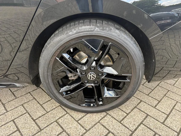 VOLKSWAGEN Passat SW (2024) — foto 16 van 23